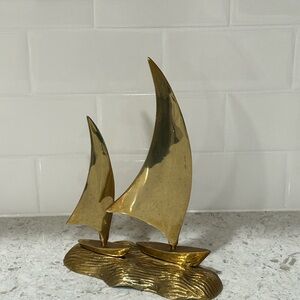 Vintage  Brass Sailboat Nautical Freestanding Decoration 8 3/4 In Tall Statue